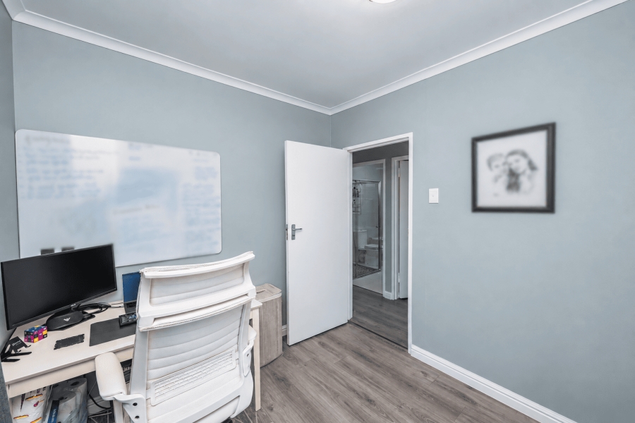 3 Bedroom Property for Sale in Protea Village Western Cape